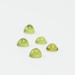Peridot and mother of pearl doublet - 5mm