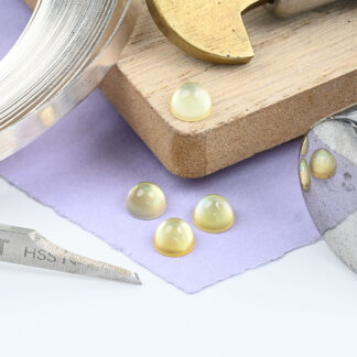 Lemon quartz and mother of pearl round cabochon 6mm